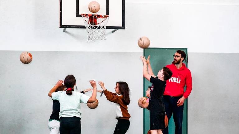 Unieuro, Magro, Radonjic e Zilli alla scuola primaria “Bersani” - Gallery Unieuro, Magro, Radonjic e Zilli alla scuola primaria “Bersani” - Gallery