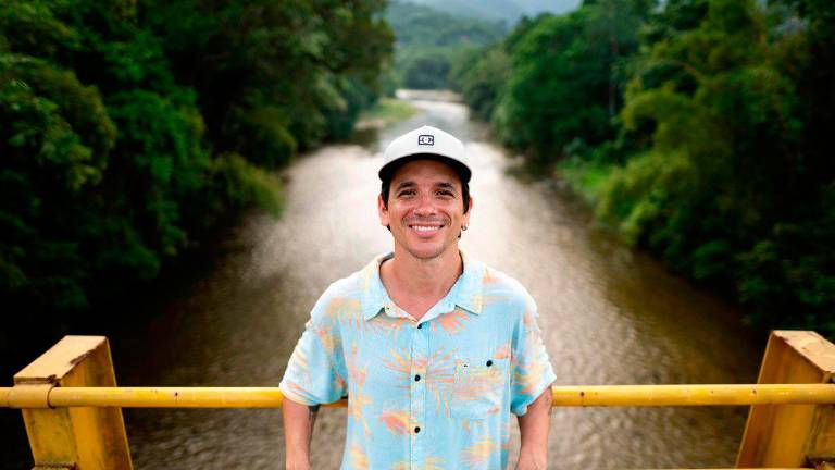 Nel centro di Cesena c’è il chitarrista di Manu Chao sul tappeto rosso dei concerti Nel centro di Cesena c’è il chitarrista di Manu Chao sul tappeto rosso dei concerti