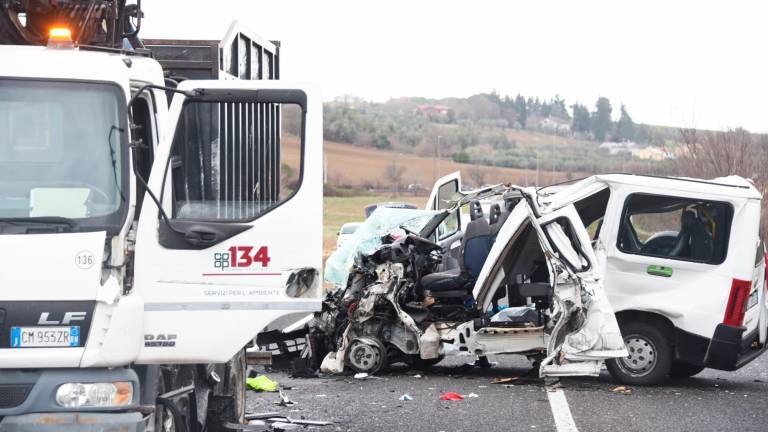 Morciano, incidente: 68enne autista di Sos Taxi in gravi condizioni VIDEO GALLERY Morciano, incidente: 68enne autista di Sos Taxi in gravi condizioni VIDEO GALLERY