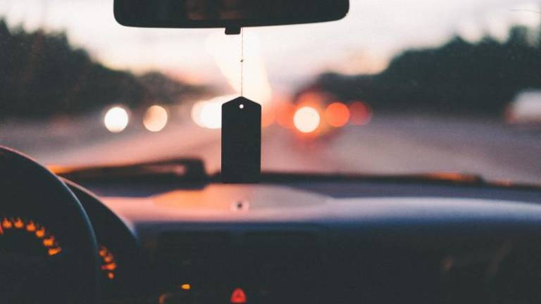 Lasciano i figli nell’auto: denunciati marito e moglie a Forlì Lasciano i figli nell’auto: denunciati marito e moglie a Forlì