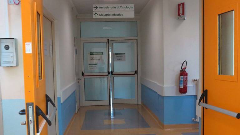 Coronavirus a Rimini: tra i contagiati c'è anche un sedicenne Coronavirus a Rimini: tra i contagiati c'è anche un sedicenne