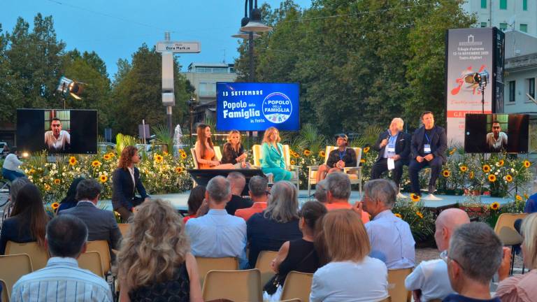 A Marina di Ravenna la festa nazionale del Popolo della Famiglia, fra vip e militanti A Marina di Ravenna la festa nazionale del Popolo della Famiglia, fra vip e militanti