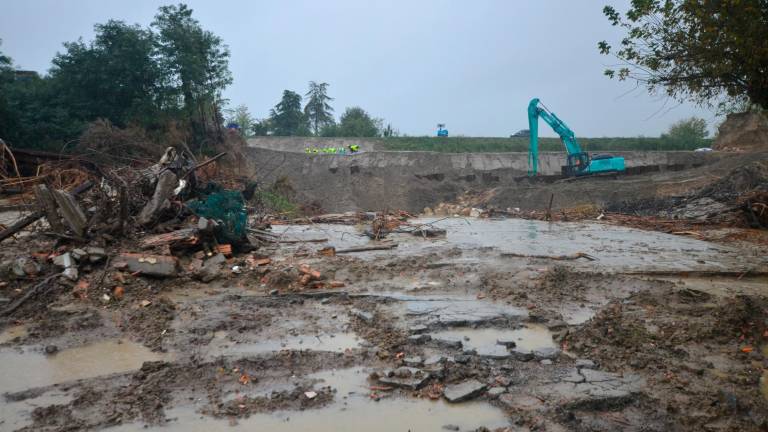 L’argine a Traversara (foto Massimo Fiorentini-video Emilia-Romagna Meteo) L’argine a Traversara (foto Massimo Fiorentini-video Emilia-Romagna Meteo)