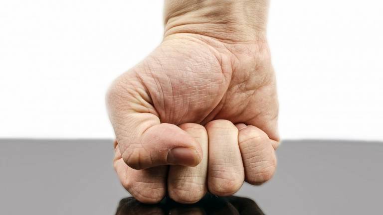 Rimini, maltratta e umilia il padre ultra 80enne: allontanato Rimini, maltratta e umilia il padre ultra 80enne: allontanato