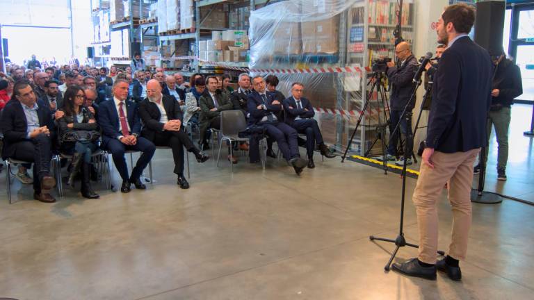 Bonaccini: “Meloni ha detto che la Romagna è la locomotiva d’Italia, ma se ci fermiamo noi, si fermano i vagoni che stanno dietro” VIDEO GALLERY Bonaccini: “Meloni ha detto che la Romagna è la locomotiva d’Italia, ma se ci fermiamo noi, si fermano i vagoni che stanno dietro” VIDEO GALLERY