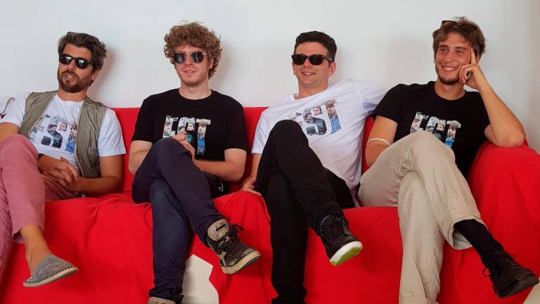 da sinistra: Antonio Pisu, Lodo Guenzi, Jacopo Costantini e Matteo Gatta da sinistra: Antonio Pisu, Lodo Guenzi, Jacopo Costantini e Matteo Gatta