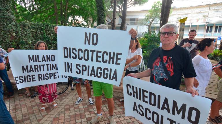 Milano Marittima, protestano in 200 contro la “malamovida” Milano Marittima, protestano in 200 contro la “malamovida”