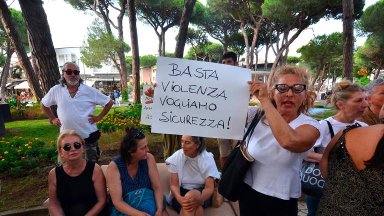 Milano Marittima, protestano in 200 contro la “malamovida” Milano Marittima, protestano in 200 contro la “malamovida”