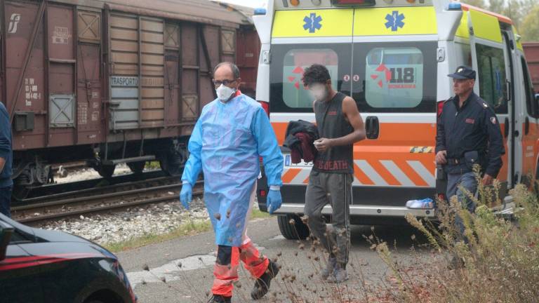 Ravenna, migranti soccorsi in un merci. Paura per un'altra Inghilterra Ravenna, migranti soccorsi in un merci. Paura per un'altra Inghilterra