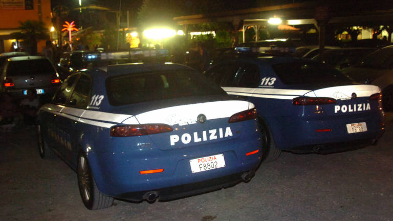 Forlì, ubriaco fugge in auto all'alt della polizia: fermato e denunciato Forlì, ubriaco fugge in auto all'alt della polizia: fermato e denunciato