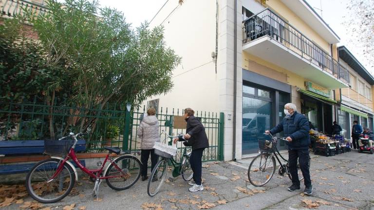 Ravenna, i pazienti di Passarini: Critiche sul vaccino, ma è un bravo dottore Ravenna, i pazienti di Passarini: Critiche sul vaccino, ma è un bravo dottore