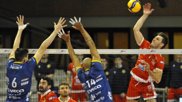 Volley Superlega, la Consar si arrende 0-3 con Modena ed è ultima in solitudine Volley Superlega, la Consar si arrende 0-3 con Modena ed è ultima in solitudine