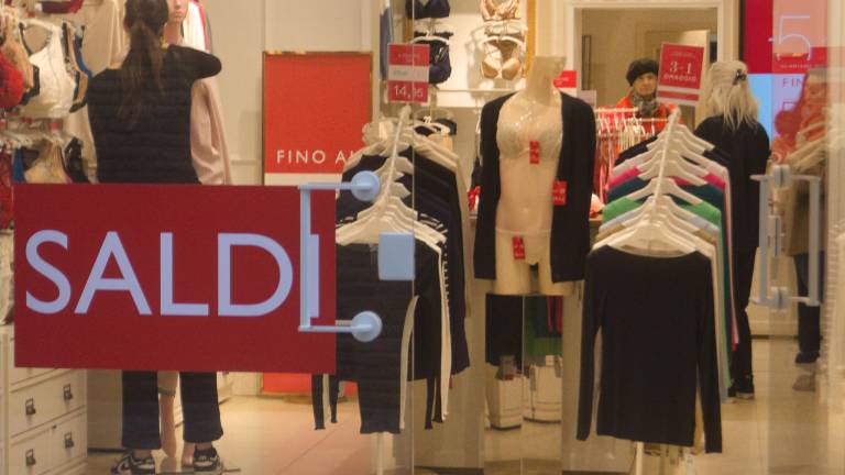 Rimini. Corsa ai saldi, arriva la frenata. Confcommercio: “Partiti bene ma ci aspettavamo di più” Rimini. Corsa ai saldi, arriva la frenata. Confcommercio: “Partiti bene ma ci aspettavamo di più”