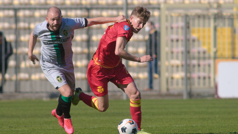 Calcio D, Ravenna: 3 minuti di sbandamento e il sogno della C si allontana Calcio D, Ravenna: 3 minuti di sbandamento e il sogno della C si allontana