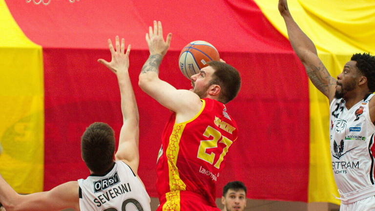 Basket A2 play-off, Tortona schianta l'OraSì: si va alla bella (66-76) Basket A2 play-off, Tortona schianta l'OraSì: si va alla bella (66-76)
