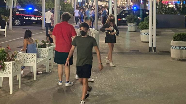 Riccione, i Carabinieri chiudono per 5 giorni due locali in Viale Dante Riccione, i Carabinieri chiudono per 5 giorni due locali in Viale Dante