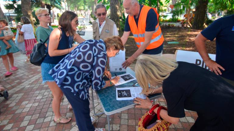 Milano Marittima, protestano in 200 contro la “malamovida” Milano Marittima, protestano in 200 contro la “malamovida”
