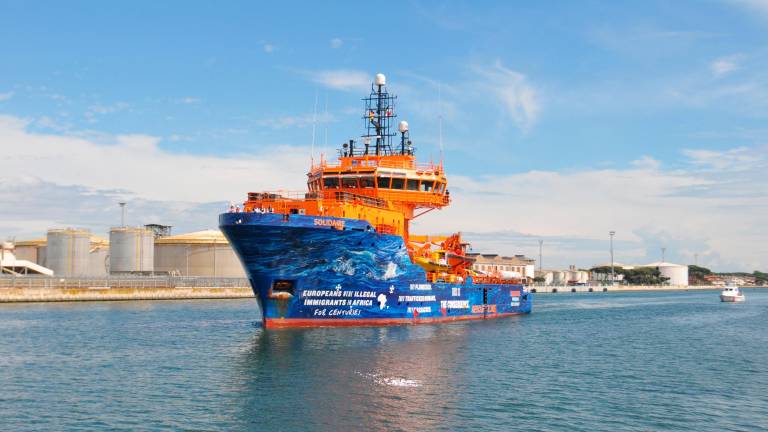 Ravenna, è arrivata la nave Solidaire con 67 migranti - VIDEO GALLERY Ravenna, è arrivata la nave Solidaire con 67 migranti - VIDEO GALLERY