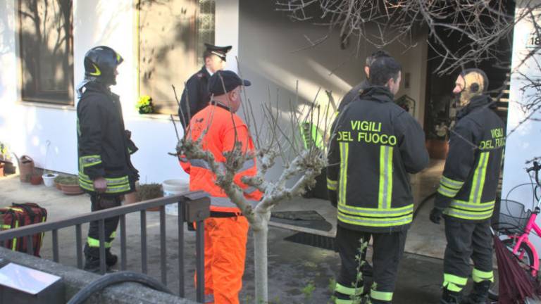 Incendio a Cotignola, quattro intossicati tra cui due bambini Incendio a Cotignola, quattro intossicati tra cui due bambini