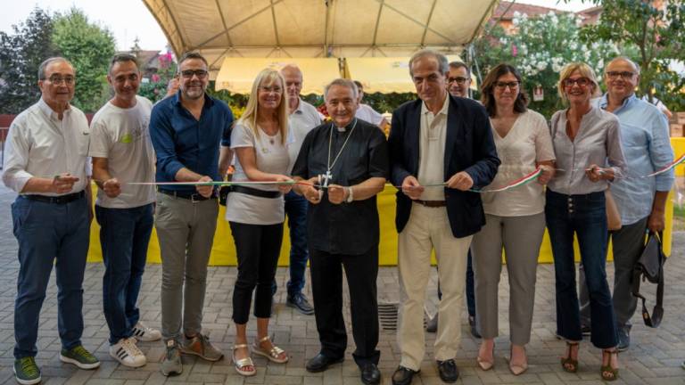Forlì, Pesche in festa: inizio col botto Forlì, Pesche in festa: inizio col botto
