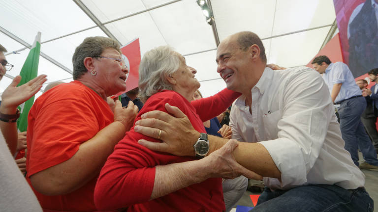 “Bandiera Rossa” cantata alla Festa dell'Unità di Ravenna divide il Pd “Bandiera Rossa” cantata alla Festa dell'Unità di Ravenna divide il Pd