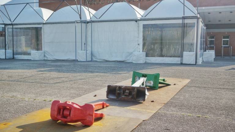 Ravenna nella morsa del traffico. Omc: si smantella la fiera che non è mai partita Ravenna nella morsa del traffico. Omc: si smantella la fiera che non è mai partita