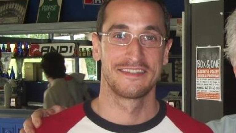 Dieci anni senza Livio Neri: il giovane coach che ti faceva innamorare del basket Dieci anni senza Livio Neri: il giovane coach che ti faceva innamorare del basket