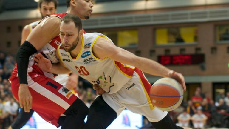 Basket A2, il doppio ex Sergio: Il derby lo vince Forlì, ma attenti a Ravenna Basket A2, il doppio ex Sergio: Il derby lo vince Forlì, ma attenti a Ravenna