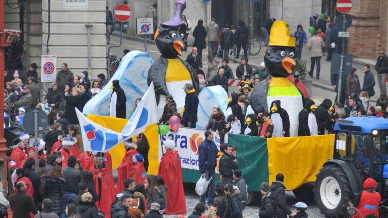 Forlì, il Carnevale torna in piazza Saffi: festa il 7 marzo Forlì, il Carnevale torna in piazza Saffi: festa il 7 marzo