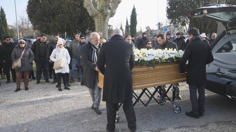 A Savio l'addio a Lorenzo Forte, morto a 17 anni con la minicar nel canale A Savio l'addio a Lorenzo Forte, morto a 17 anni con la minicar nel canale