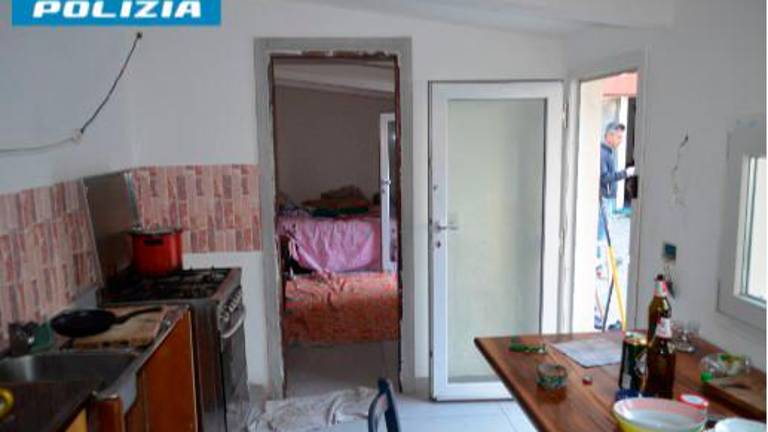 Forlì, affittacamere irregolare sequestrato dalla Polizia FOTOGALLERY Forlì, affittacamere irregolare sequestrato dalla Polizia FOTOGALLERY