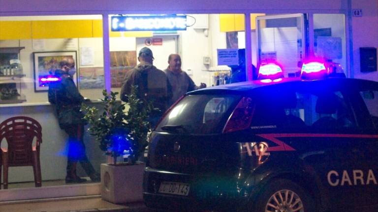 Ravenna, benzinaio rapinato e legato in via Panfilia Ravenna, benzinaio rapinato e legato in via Panfilia