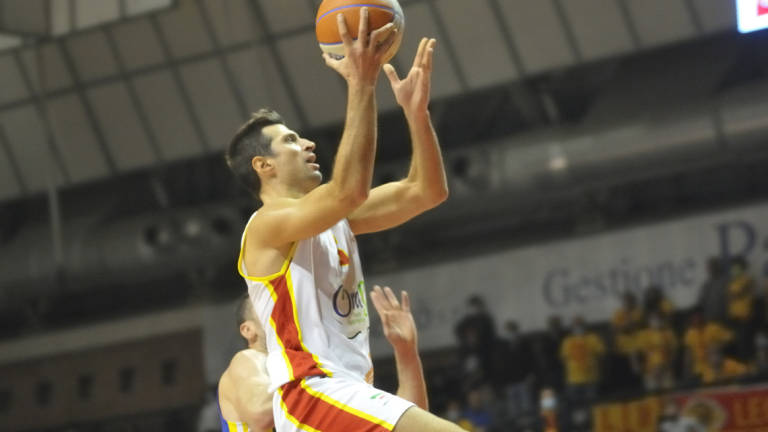Basket A2, vittoria batticuore per l'OraSì con Ferrara (79-78) Basket A2, vittoria batticuore per l'OraSì con Ferrara (79-78)