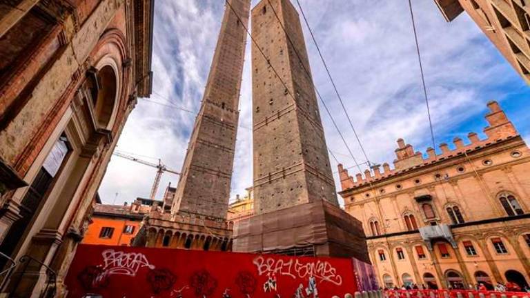 Le due torri di Bologna Le due torri di Bologna