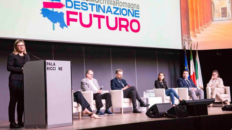 Riccione. Turismo, Emilia-Romagna destinazione futuro: politiche, idee e strategie per la crescita del settore Riccione. Turismo, Emilia-Romagna destinazione futuro: politiche, idee e strategie per la crescita del settore
