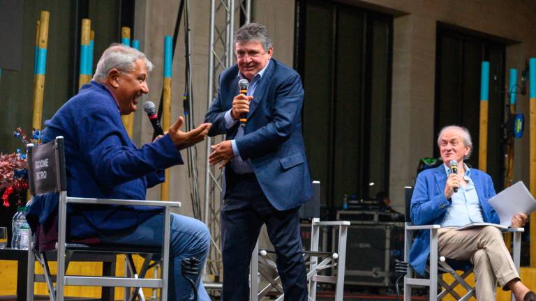 Eraldo Pecci: «Maradona? A Napoli è stato il mio elettricista. Inter favorita per il campionato, parte un chilometro davanti a tutte» Eraldo Pecci: «Maradona? A Napoli è stato il mio elettricista. Inter favorita per il campionato, parte un chilometro davanti a tutte»