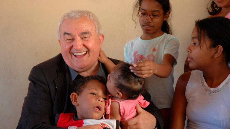 Don Oreste Benzi, scomparso il 2 novembre 2007 Don Oreste Benzi, scomparso il 2 novembre 2007