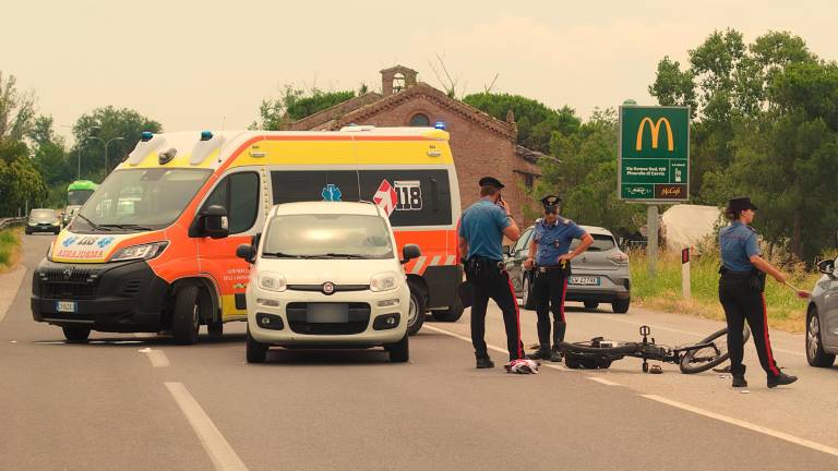 Cervia. Tamponato in bici da un’auto, è grave un 50enne Cervia. Tamponato in bici da un’auto, è grave un 50enne