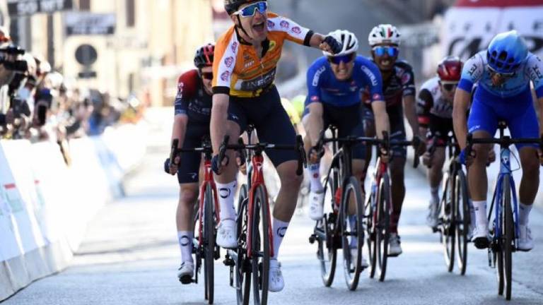 Ciclismo Coppi e Bartali: Hayter vince la seconda tappa a Longiano, Dunbar nuovo leader Ciclismo Coppi e Bartali: Hayter vince la seconda tappa a Longiano, Dunbar nuovo leader