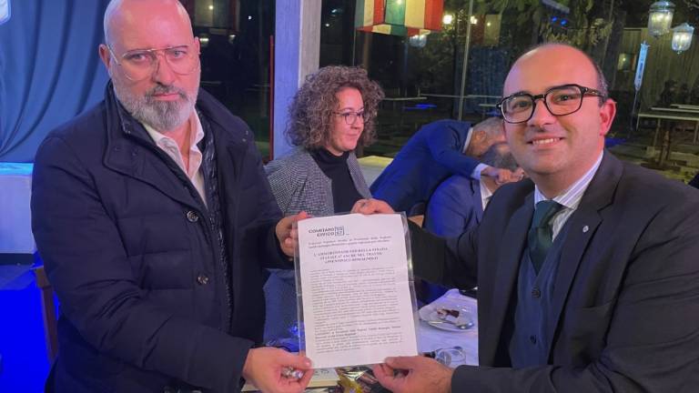 Statale 67, petizione consegnata a Bonaccini Statale 67, petizione consegnata a Bonaccini