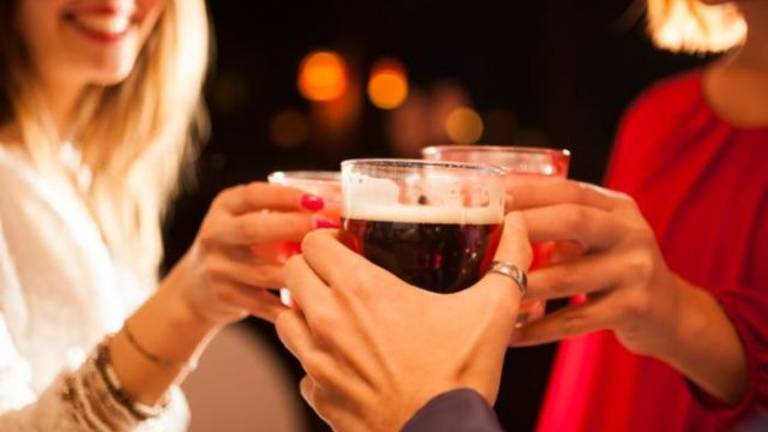Riccione vieta l'alcol da asporto per tutto il mese di agosto Riccione vieta l'alcol da asporto per tutto il mese di agosto