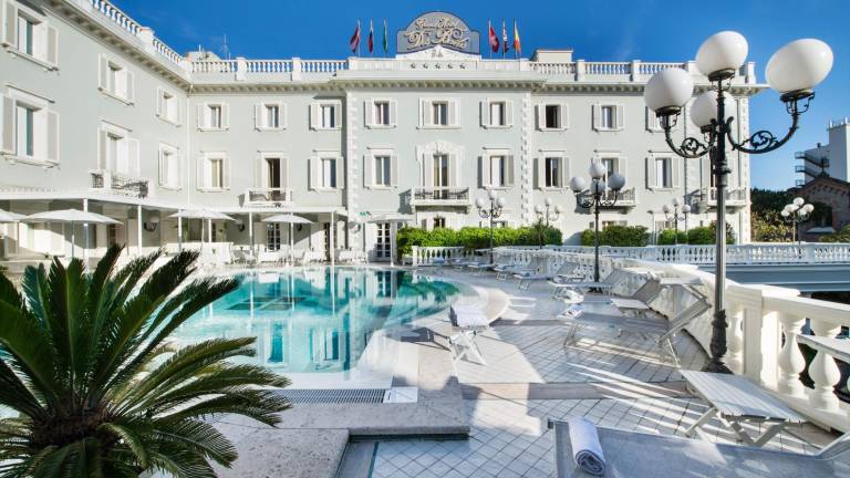 Il Grand Hotel Des Bains, cinque stelle di Riccione Il Grand Hotel Des Bains, cinque stelle di Riccione