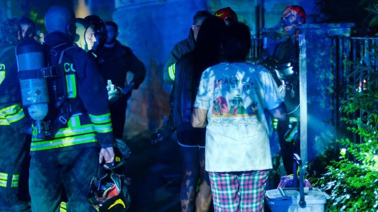Incendio nella notte a Ravenna, evacuata un’intera palazzina VIDEO GALLERY Incendio nella notte a Ravenna, evacuata un’intera palazzina VIDEO GALLERY