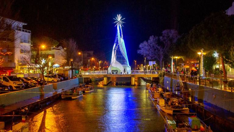 Riccione, si sono accese le luci del Natale 2021 Riccione, si sono accese le luci del Natale 2021