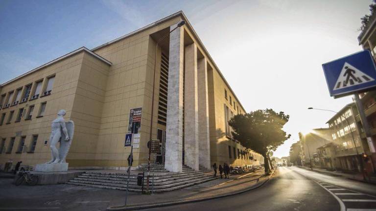 Forlì. Torna il caldo a Palazzo studi per tre scuole, intervento del Comune da 150mila euro Forlì. Torna il caldo a Palazzo studi per tre scuole, intervento del Comune da 150mila euro