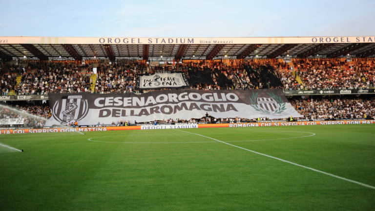 Calcio C play-off, Caos in autostrada: molti tifosi del Cesena rischiano di non arrivare a Lecco per l'inizio della partita Calcio C play-off, Caos in autostrada: molti tifosi del Cesena rischiano di non arrivare a Lecco per l'inizio della partita