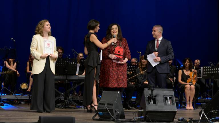 La vincitrice del Festival di Rimini è Imma Recano con la canzone “Stai vicino a me” La vincitrice del Festival di Rimini è Imma Recano con la canzone “Stai vicino a me”