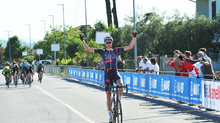 Ciclismo, la Coppa della Pace all'olandese Daan Hoole Ciclismo, la Coppa della Pace all'olandese Daan Hoole