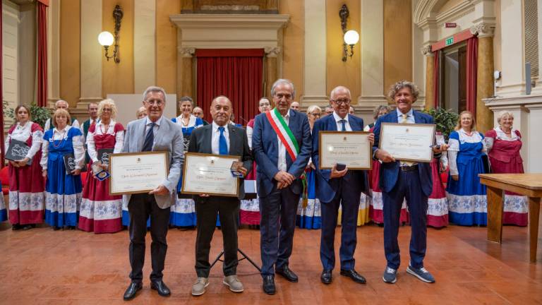 Forlì, benemerenze civiche ai medici Masperi, Mosconi, Vicini e Zaccaroni Forlì, benemerenze civiche ai medici Masperi, Mosconi, Vicini e Zaccaroni