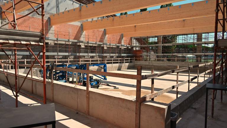 Riccione. Quasi pronta la nuova piscina. I cantieri aperti per lo sport del futuro. VIDEO Riccione. Quasi pronta la nuova piscina. I cantieri aperti per lo sport del futuro. VIDEO